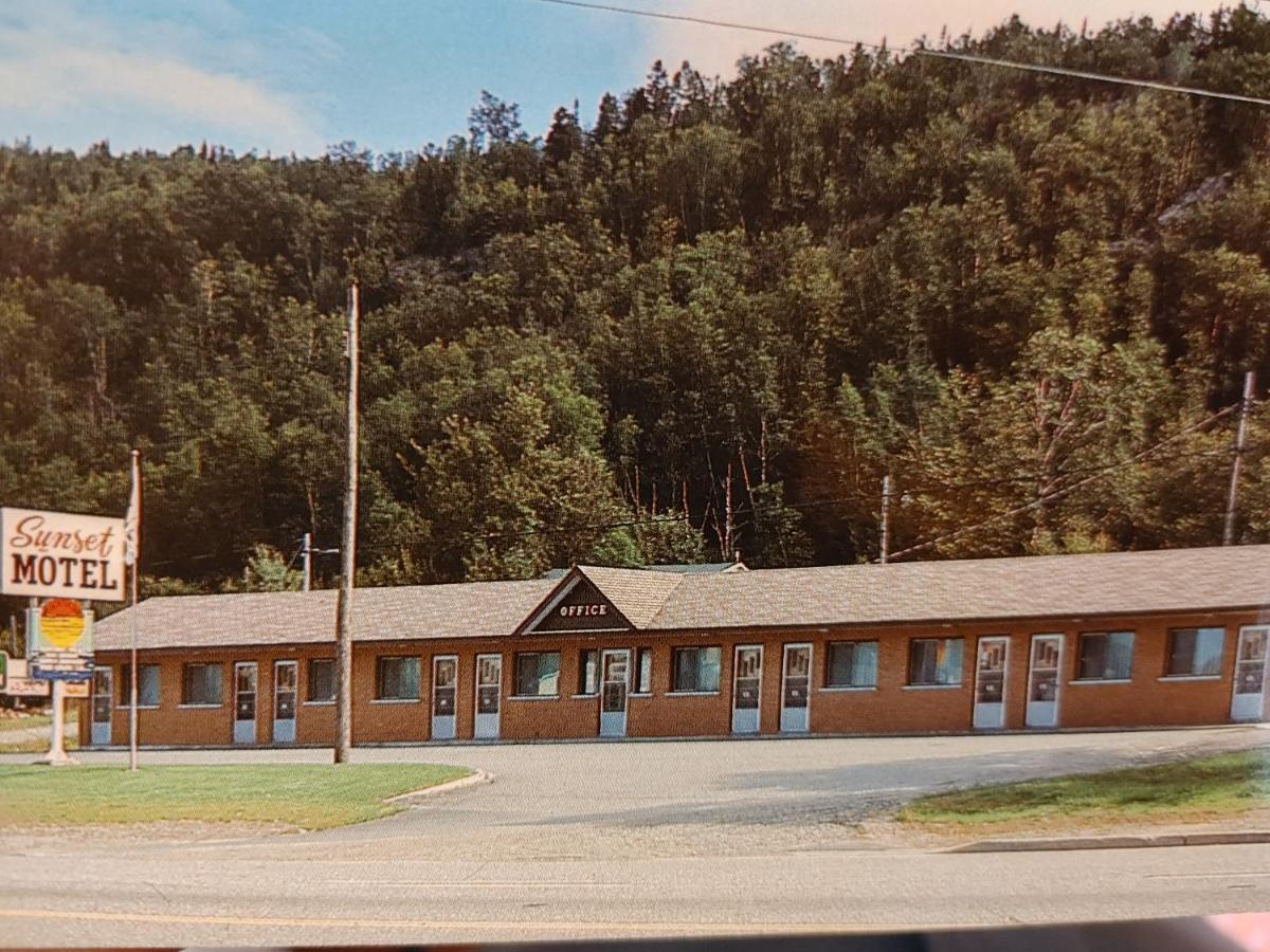Sunset Motel Schreiber Dış mekan fotoğraf